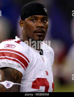 Die New York Giants erste runde Auswahl, cornerback Aaron Ross nach dem Aufwärmen vor dem Spiel gegen die Baltimore Ravens am 19. August 2007 in einer Saison Spiel bei M&T Bank Stadium in Baltimore, Maryland. (UPI Foto/Mark Goldman) Stockfoto