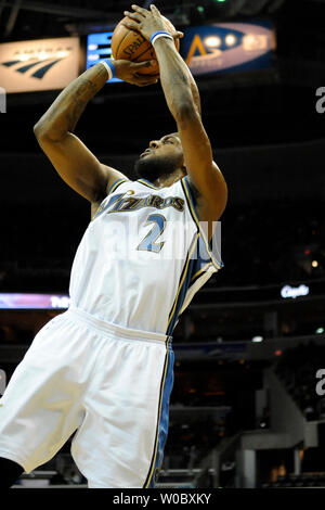 Washington Wizards guard DeShawn Stevenson (2) Kerben zwei Punkte in der ersten Hälfte gegen die Phoenix Suns am 7. Dezember 2007, im Verizon Center in Washington, D.C. (UPI Foto/Mark Goldman) Stockfoto