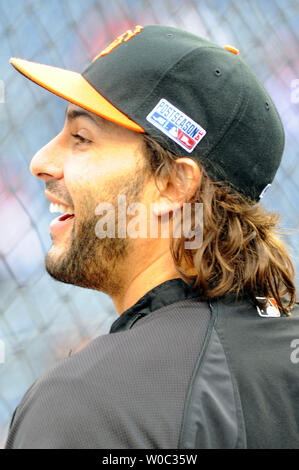 San Francisco Giants linken Feldspieler Michael Morse nimmt schlagende Praxis vor Spiel 1 der National League Division Series gegen die Washington Nationals an den Angehörigen Park in Washington, D.C. am 3. Oktober 2014. UPI/Mark Goldman Stockfoto
