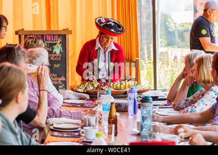 Parwa Gemeinschaft Restaurant, Huchuy Qosqo, das Heilige Tal, Peru, Südamerika Stockfoto