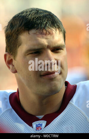 Washington Redskins' Quarterback Patrick Ramsey vor Beginn der Redskins" Spiel gegen die Oakland Raiders, bei FedEx Feld in Landover, Md am 20. November 2005. (UPI Foto/Kevin Dietsch) Stockfoto