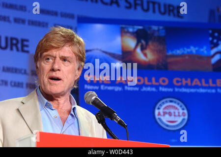 Schauspieler und Umweltaktivistin Robert Redford beteiligt sich an der Kampagne für Amerikas Zukunft" Amerika Zurück"-Konferenz in Washington am 12. Juni 2006. Die Konferenz konzentriert sich auf die Umwelt und Energie Unabhängigkeit. (UPI Foto/Roger L. Wollenberg) Stockfoto