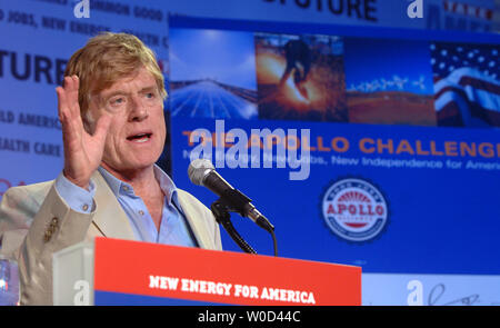 Schauspieler und Umweltaktivistin Robert Redford beteiligt sich an der Kampagne für Amerikas Zukunft" Amerika Zurück"-Konferenz in Washington am 12. Juni 2006. Die Konferenz konzentriert sich auf die Umwelt und Energie Unabhängigkeit. (UPI Foto/Roger L. Wollenberg) Stockfoto