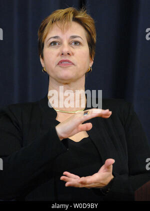 Patricia A. Woertz, CEO und Präsident der Archer Daniels Midland Company, spricht mit den Überseeischen Security Advisory Council während ihrer 21. Jahrestagung im State Department in Washington am 15. November 2006. (UPI Foto/Roger L. Wollenberg) Stockfoto