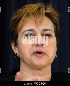 Patricia A. Woertz, CEO und Präsident der Archer Daniels Midland Company, spricht mit den Überseeischen Security Advisory Council während ihrer 21. Jahrestagung im State Department in Washington am 15. November 2006. (UPI Foto/Roger L. Wollenberg) Stockfoto