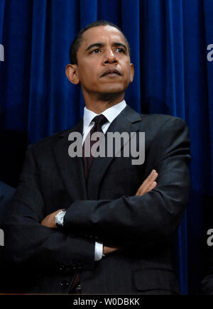 Senator Barack Obama (D-IL) nimmt an einer Pressekonferenz am Senat Ethik Reform in Washington am 18. Januar 2007. (UPI Foto/Kevin Dietsch) Stockfoto