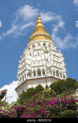 Die sieben Ebenen Pagode von 1000 Buddhas im Kek Lok Si Temple. Penang Island, Penang, Malaysia, Süd-Ost-Asien, Asien Stockfoto