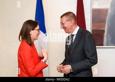 Riga, Lettland. 27. Juni 2019. Die fabelhafte Welt der Amélie de Montchalin, Staatssekretär für europäische Angelegenheiten Frankreichs und Edgars Rinkevics, Minister für auswärtige Angelegenheiten Lettlands, während der Konferenz. Credit: gints Ivuskans/Alamy leben Nachrichten Stockfoto