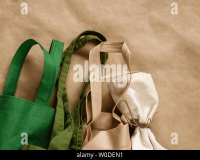 Baumwolle Taschen für freien Kunststoff einkaufen. Null Abfall Konzept. Stockfoto