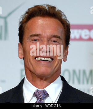 Der republikanische Gouverneur von Kalifornien, Arnold Schwarzenegger, liefert die grundsatzrede für Newsweek's Global Environmental Leadership Conference an der Georgetown Universität in Washington am 11. April 2007. (UPI Foto/Roger L. Wollenberg) Stockfoto