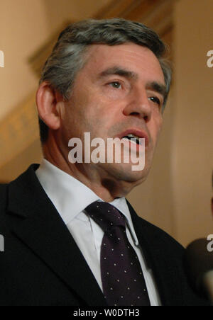 Der britische Premierminister Gordon Brown liefert Erläuterungen vor einer Sitzung auf dem Capitol Hill in Washington mit US-Gesetzgeber am 20. Juli 2007. (UPI Foto/Kevin Dietsch) Stockfoto