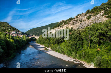 Frankreich, Drome, regionalen Park der Baronnies provencales, Nyons, römische Brücke über den Fluss Eygues Stockfoto