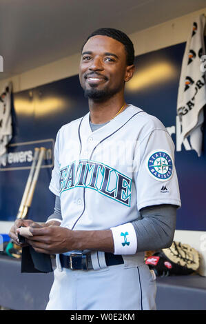 Juni 25, 2019: Seattle Mariners zweiter Basisspieler Dee Gordon #9 vor der Major League Baseball Spiel zwischen den Milwaukee Brewers und die Seattle Mariners am Miller Park in Milwaukee, WI. John Fisher/CSM Stockfoto