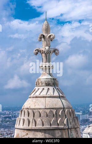 Frankreich, 18. Arrondissement von Paris, in der Basilika des Heiligen Herzens von Paris, Detail der Clock Tower Stockfoto