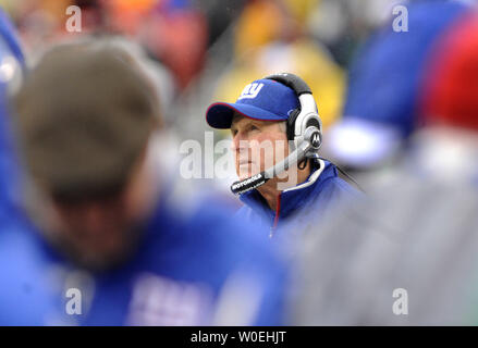 New York Giants Head Coach Tom Coughlin Coaches aus dem Nebenerwerb als Riesen die Washington Redskins an FedEx Field in Landover, Maryland am 30. November 2008 spielen. (UPI Foto/Kevin Dietsch) Stockfoto