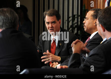 Republikanische Partei von South Carolina Vorsitzender Katon Dawson beteiligt sich an einer Debatte zwischen den Kandidaten für den Vorsitz der Republican National Committee in Washington am 5. Januar 2009. (UPI Foto/Roger L. Wollenberg) Stockfoto