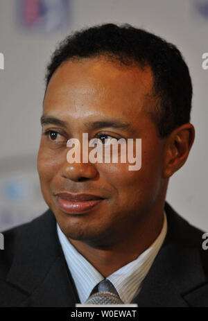 Tiger Woods spricht über seine bevorstehende Golfturnier, das 2009 von AT&T National, am Kongreßcountryklub in Potomac, Maryland am 20. April 2009. Die $ 6 Mio. PGA Tour Veranstaltung wird an Kongreß ab Juni 29 gehalten werden und ist so konzipiert, Hommage an militärischen America's persönliche und Sensibilisierung für die Tiger Woods Foundation, die hilft, verschiedene Programme für Jugendliche rund um das Land zu bezahlen. (UPI Foto/Kevin Dietsch Stockfoto