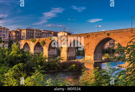 Frankreich, Tarn, Albi, bischöfliche Stadt (UNESCO Weltkulturerbe) (Saint James Art und Weise), Pont Vieux am Fluss Tarn Stockfoto