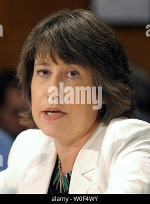 Sheila Bair, Vorsitzender der Federal Deposit Insurance Corporation (FDIC), bezeugt vor dem Senat Bankwesen, Wohnungs- und Städtebau Ausschuß über die Reform der Finanzmarktregulierung System auf dem Capitol Hill in Washington am 23. Juli 2009. (UPI Foto/Roger L. Wollenberg) Stockfoto