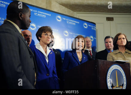 Burnsville, Minnesota Bürgermeister Elizabeth Kautz spricht, wie andere US-Bürgermeister hören, auf einer Pressekonferenz in US-Konferenz der Bürgermeister in Washington am 20. Januar 2010. UPI/Alexis C Glenn Stockfoto