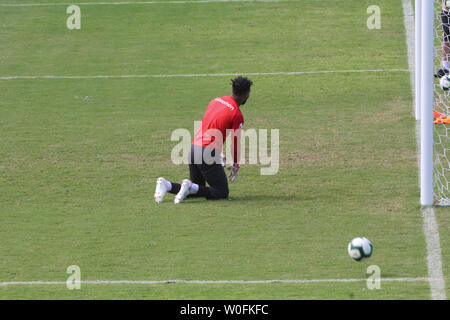 Brasilien. 26 Juni, 2019. Die Ausbildung der Peruanische Fußball-Team bei Pitiuaçu Stadion in Salvador Bahia am Mittwoch (26.). Peru gegen Uruguay für das Viertelfinale der Copa America 2019 Spiele am Samstag (29.) In der Arena Fonte Nova Stadium spielen. Credit: niyi Fote/Thenews 2 / Pacific Press/Alamy leben Nachrichten Stockfoto