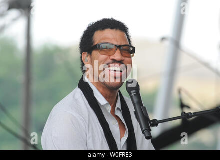 Lionel Richie probt für die National Memorial Tag Konzert auf dem West Rasen der U.S. Capitol in Washington am 29. Mai 2010. UPI/Alexis C Glenn Stockfoto