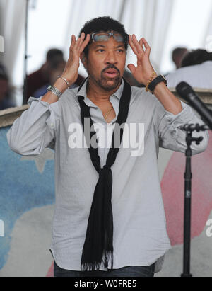 Lionel Richie probt für die National Memorial Tag Konzert auf dem West Rasen der U.S. Capitol in Washington am 29. Mai 2010. UPI/Alexis C Glenn Stockfoto