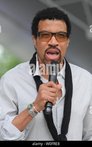 Lionel Richie probt für die National Memorial Tag Konzert auf dem West Rasen der U.S. Capitol in Washington am 29. Mai 2010. UPI/Alexis C Glenn Stockfoto