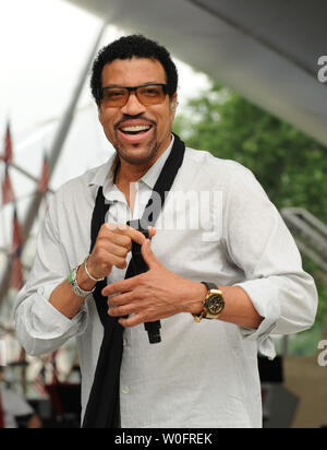Lionel Richie probt für die National Memorial Tag Konzert auf dem West Rasen der U.S. Capitol in Washington am 29. Mai 2010. UPI/Alexis C Glenn Stockfoto