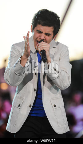 American Idol Runner-up David Archuleta führt auf dem Capitol vierte Probe 2010 auf der National Mall in Washington am 3. Juli 2010. UPI/Alexis C Glenn Stockfoto