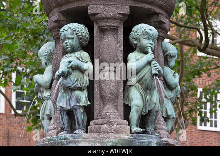 Skulpturen auf Marcus Brunnen, Altstadt, Bremen, Deutschland Stockfoto