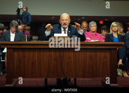 Pensionierte Generalleutnant James R. 1880 jr., Kandidat für Intelligence Director, bezeugt an seiner Anhörung vor der Bestätigung des Senats auf dem Capitol Hill in Washington am 20. Juli 2010. UPI/Alexis C Glenn Stockfoto