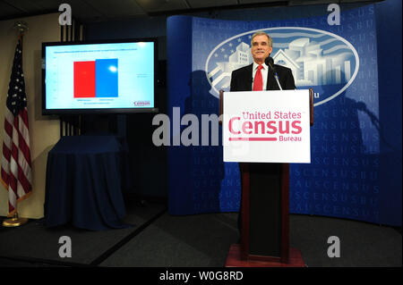 U.S. Census Bureau Direktor Robert Waldungen liefert Ergebnisse der 2011 Census Bureau Endzustand Zählung 2010 Bevölkerung Gesamtwerte für legislative Gebietsgliederung in Washington am 24. März 2011. UPI/Kevin Dietsch Stockfoto