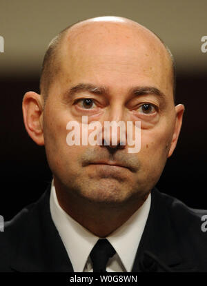 Marine Adm. James Stavridis, Kommandant der US-European Command und Obersten Alliierten Befehlshaber Europa bezeugt vor dem Streitkräfteausschuss des Senats in Bezug auf die US-European Command und U.S. Strategic Command budget für 2012 und darüber hinaus auf dem Capitol Hill in Washington am 29. März 2011. UPI/Roger L. Wollenberg Stockfoto