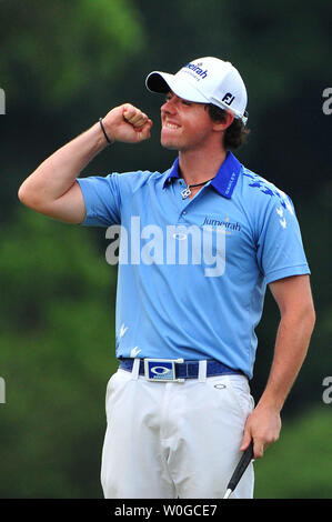 Von Nordirland Rory McIlroy feiert nach dem Gewinn der US Open Meisterschaft am Congressional Country Club in Bethesda, Maryland, die am 19. Juni 2011. McIlroy shot 2 - Gleichheit für 69 zu beenden das Turnier 16 unter 268, eine neue US-geöffneten Datensatz. UPI/Kevin Dietsch Stockfoto