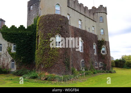 Alten irischen Schloss von Malahide, in der Nähe von Dublin Stockfoto