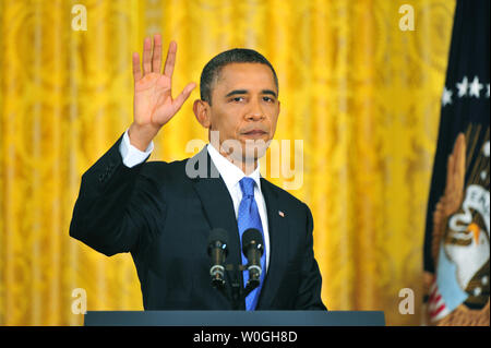 Präsident Barack Obama spricht während einer Pressekonferenz im Osten Zimmer im Weißen Haus in Washington, D.C. am 6. Oktober 2011. Obama sprach über seine Jobs Bill und Arbeitslosigkeit. UPI/Kevin Dietsch Stockfoto