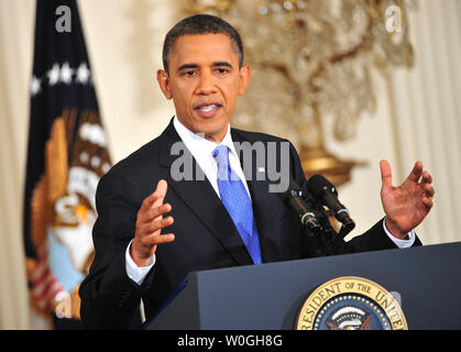 Präsident Barack Obama spricht während einer Pressekonferenz im Osten Zimmer im Weißen Haus in Washington, D.C. am 6. Oktober 2011. Obama sprach über seine Jobs Bill und Arbeitslosigkeit. UPI/Kevin Dietsch Stockfoto