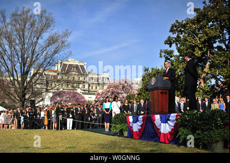Us-Präsident Barack Obama liefert Erläuterungen während der begrüßungszeremonie für den Premierminister des Vereinigten Königreichs David Cameron auf dem Südrasen des Weißen Hauses in Washington, D.C., am 14. März 2012. UPI/Kevin Dietsch Stockfoto