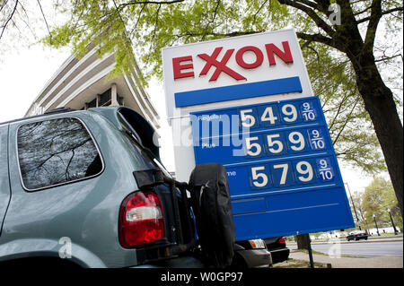 Eine Tankstelle ist in Washington, D.C. am März 30, 2012 gesehen. UPI/Kevin Dietsch Stockfoto