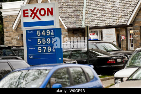 Eine Tankstelle ist in Washington, D.C. am März 30, 2012 gesehen. UPI/Kevin Dietsch Stockfoto