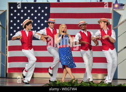 Megan Hilty führt während der Probe für "Capitol Vierten' Konzert auf der National Mall in Washington D.C. am 3. Juli 2012. UPI/Kevin Dietsch Stockfoto