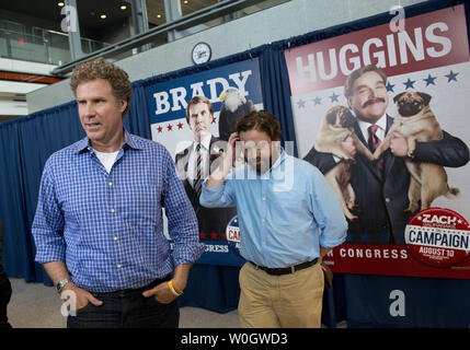 Will Ferrell (L) und Zach Galifianakis kommen für ein Screening von ihren Film "Die Kampagne" im Newseum am 31. Juli, 2012 in Washington, D.C. UPI/Kevin Dietsch Stockfoto