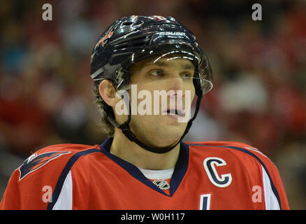 Washington Capitals Alex Ovechkin auf dem Eis wie die Kulturhauptstädte spielen die Winnipeg Jets im Verizon Center in Washington, D.C. am 22. Januar 2013 gesehen. Die Jest besiegt die Hauptstädte 4-2. UPI/Kevin Dietsch Stockfoto