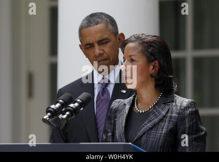 Us-Präsident Barack Obama hört als UN-Botschafterin Susan Rice, die er als Nationaler Sicherheitsberater gewählt hat, zu aktuellen Nationalen Sicherheitsberater Tom Donilon, Rücktritt, im Rosengarten des Weißen Hauses am 5. Juni 2013 zu ersetzen. UPI/Molly Riley Stockfoto