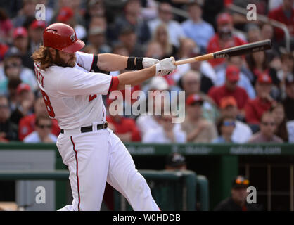 Washington Nationals Jayson Werth hits zwei - laufen Home Run gegen Miami Marlins Krug Tom Koehler im dritten Inning von Spiel an den Angehörigen Stadion in Washington, DC am 10. April 2014. UPI/Pat Benic Stockfoto