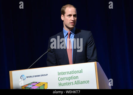 Der britische Prinz William, Herzog von Cambridge, liefert Erläuterungen auf der internationalen Korruption Jäger Allianz Konferenz, bei der Weltbank am 8. Dezember 2014 in Washington, D.C., UPI/Kevin Dietsch Stockfoto