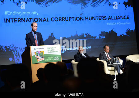 Der britische Prinz William, Herzog von Cambridge, liefert Erläuterungen auf der internationalen Korruption Jäger Allianz Konferenz, bei der Weltbank am 8. Dezember 2014 in Washington, D.C., UPI/Kevin Dietsch Stockfoto