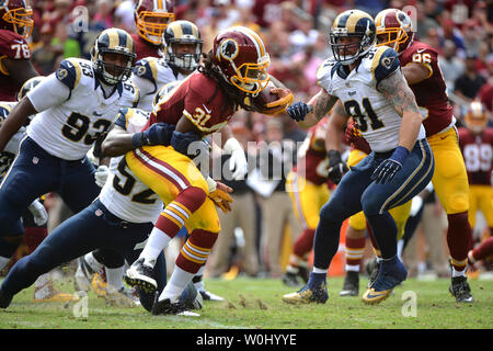 Washington Redskins zurück läuft, Matt Jones läuft gegen die St. Louis Rams im zweiten Quartal bei FedEx Field in Landover, Maryland am 20. September 2015. Foto von Kevin Dietsch/UPI Stockfoto