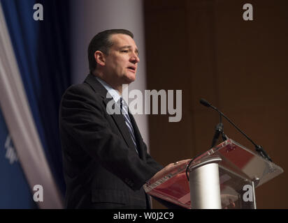 Republikanischen Präsidentschaftskandidaten Senator Ted Cruz (R-TX) spricht während der republikanischen Präsidentschaftskandidaten Forum jüdische Koalition an der Ronald Reagan in Washington DC, 3. Dezember 2015. Foto von Molly Riley/UPI Stockfoto